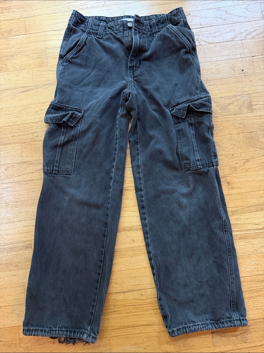 Levi’s Black Cargo Jeans with Utility Pockets